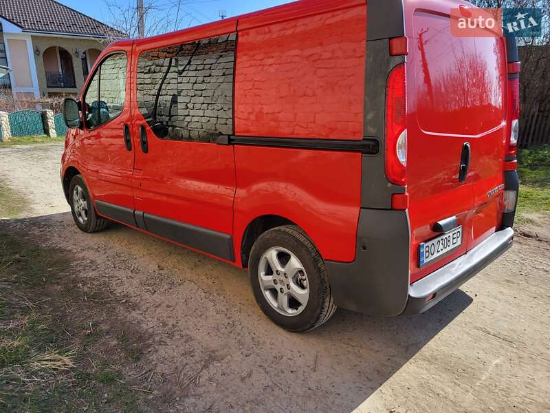 Мінівен Vauxhall Vivaro 2014 в Чорткові