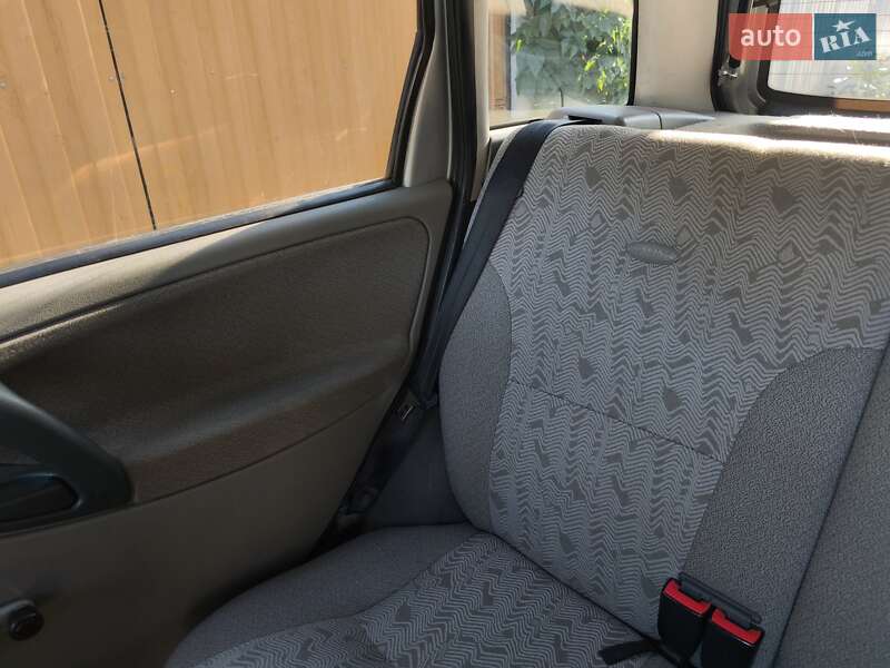 Универсал ВАЗ / Lada 1117 Калина 2011 в Кривом Роге