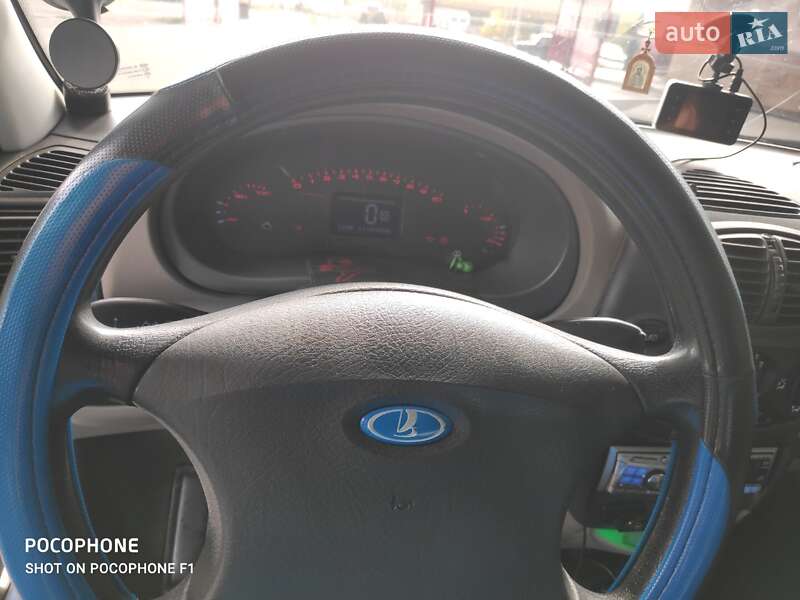 Седан ВАЗ / Lada 1118 Калина 2006 в Тростянце