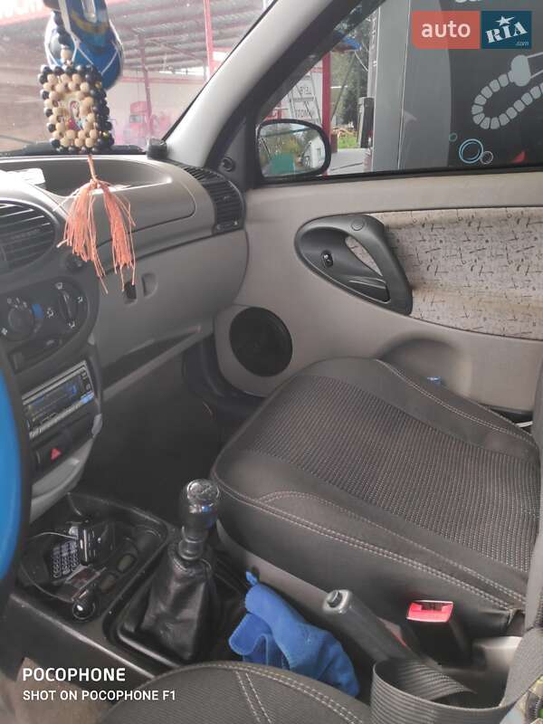 Седан ВАЗ / Lada 1118 Калина 2006 в Тростянце