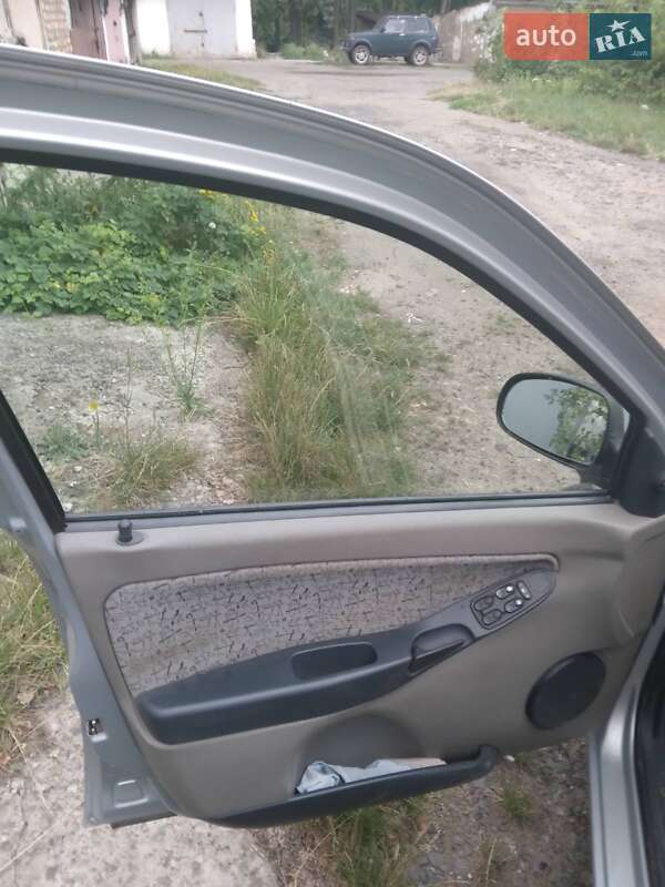 Седан ВАЗ / Lada 1118 Калина 2006 в Голованівську