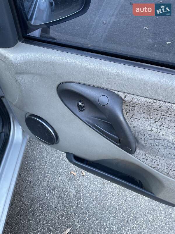 Седан ВАЗ / Lada 1118 Калина 2006 в Киеве