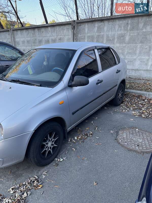 Седан ВАЗ / Lada 1118 Калина 2006 в Киеве