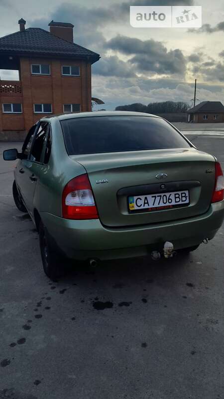 Седан ВАЗ 1118 Калина 2010 в 