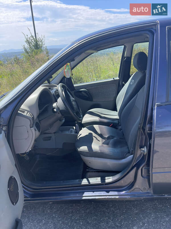 Седан ВАЗ / Lada 1118 Калина 2006 в Черновцах