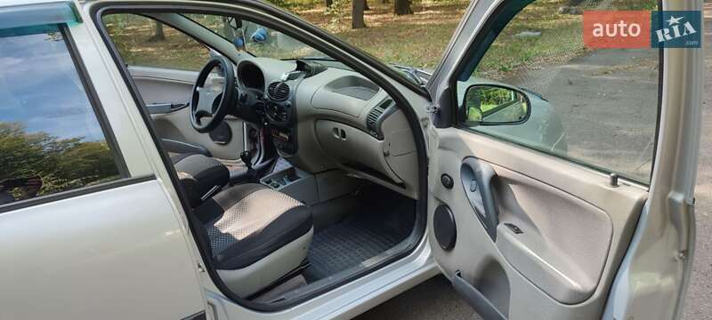 Седан ВАЗ / Lada 1118 Калина 2008 в Жмеринці