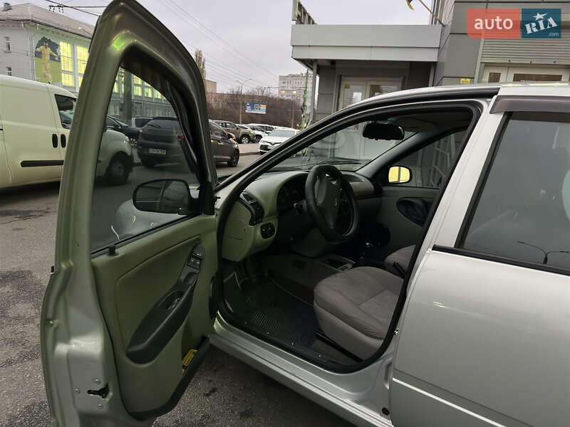 Седан ВАЗ / Lada 1118 Калина 2008 в Чернигове фото 8 Седан ВАЗ / Lada 1118 Калина 2008 в Чернигове