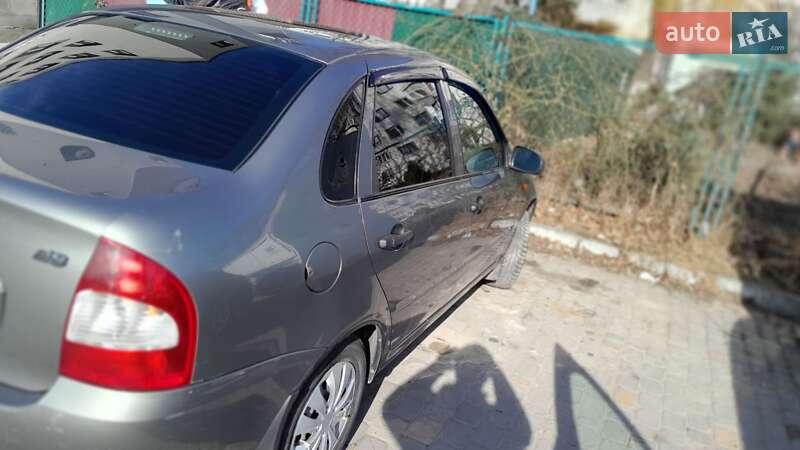 Седан ВАЗ / Lada 1118 Калина 2010 в Тернополе