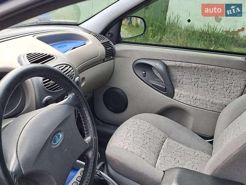 Седан ВАЗ / Lada 1118 Калина 2006 в Ніжині