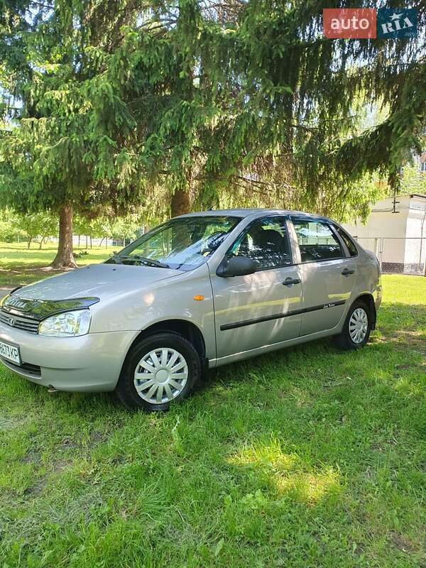 Седан ВАЗ / Lada 1118 Калина 2006 в Житомирі