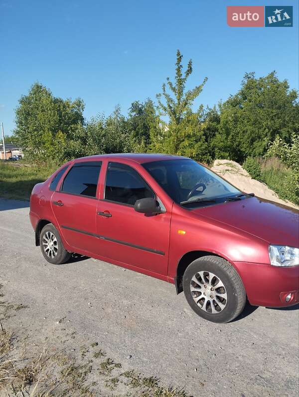 Седан ВАЗ / Lada 1118 Калина 2006 в Звягеле