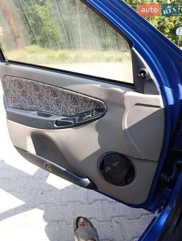 Седан ВАЗ / Lada 1118 Калина 2006 в Жмеринке