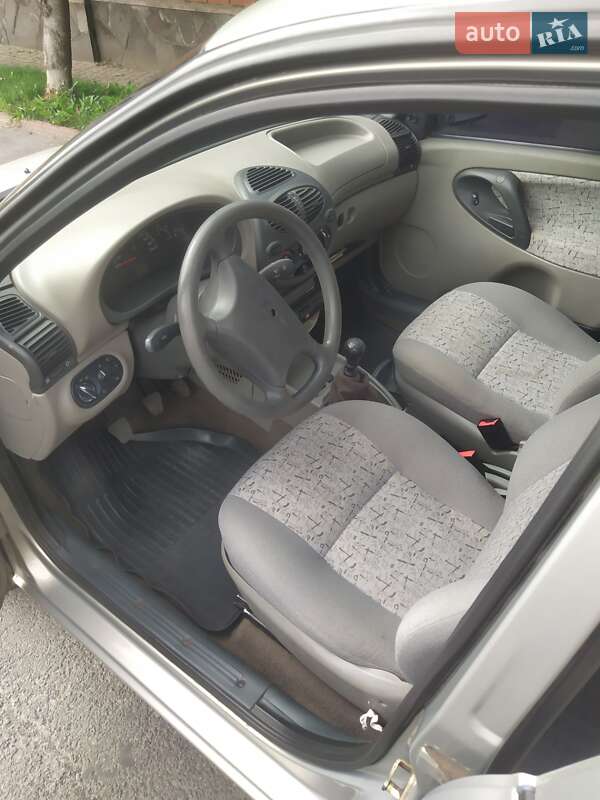 Седан ВАЗ / Lada 1118 Калина 2006 в Мукачево