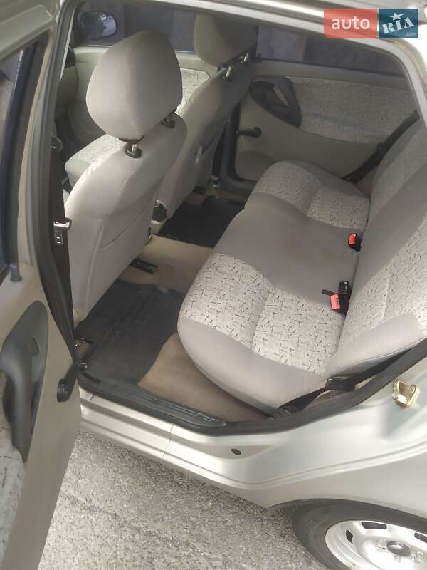 Седан ВАЗ / Lada 1118 Калина 2006 в Мукачево