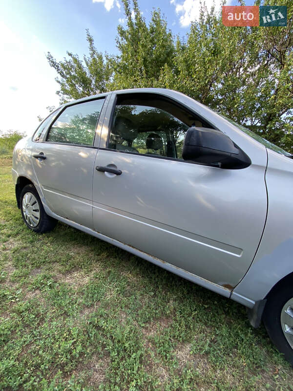 Седан ВАЗ / Lada 1118 Калина 2008 в Краснограді фото 12 Седан ВАЗ / Lada 1118 Калина 2008 в Краснограді