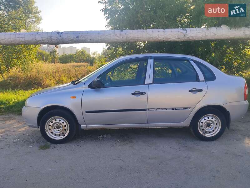 Седан ВАЗ / Lada 1118 Калина 2010 в Харькове