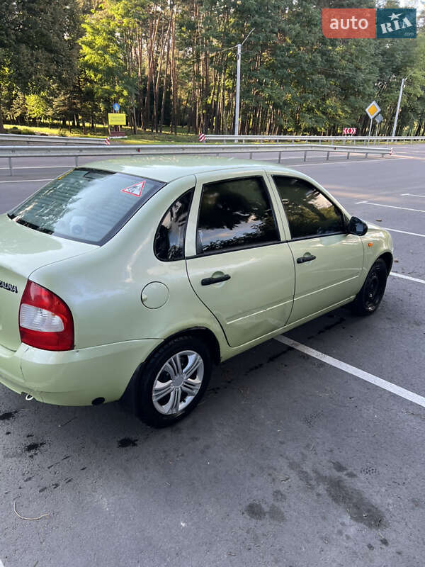 Седан ВАЗ / Lada 1118 Калина 2006 в Дубно
