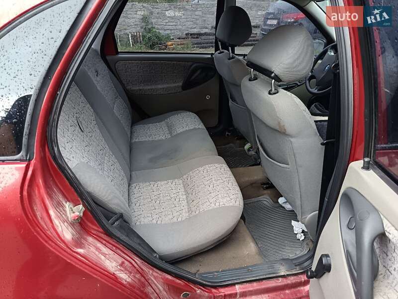 Седан ВАЗ / Lada 1118 Калина 2006 в Каменец-Подольском