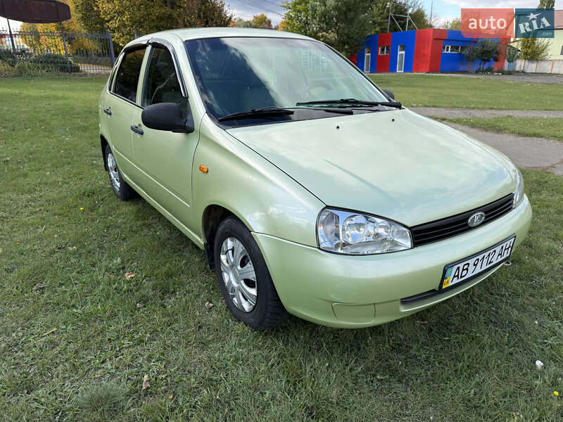 Седан ВАЗ / Lada 1118 Калина 2006 в Ладыжине