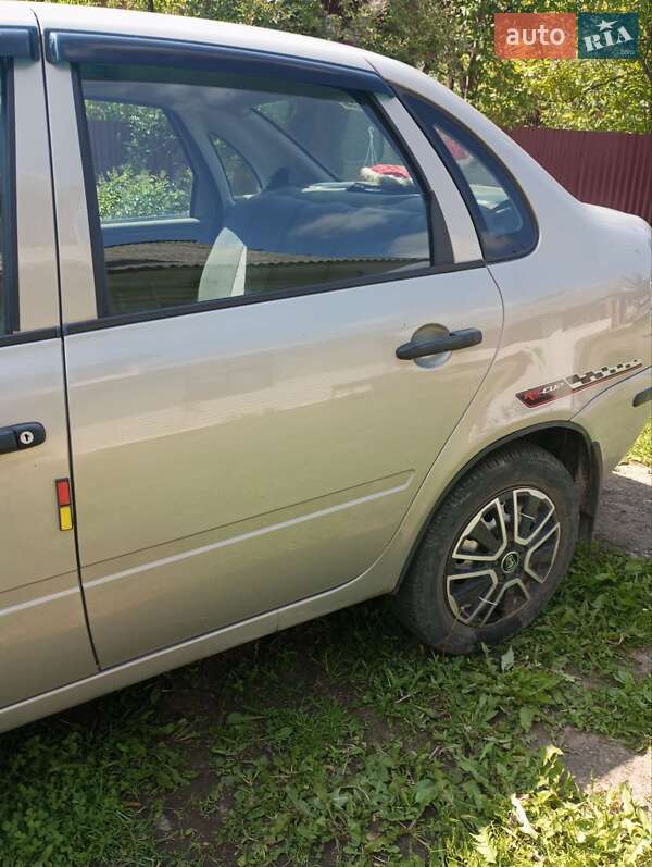 Седан ВАЗ / Lada 1118 Калина 2007 в Делятине