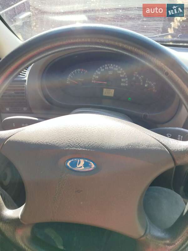 Хэтчбек ВАЗ / Lada 1119 Калина 2005 в Старом Самборе фото 9 Хэтчбек ВАЗ / Lada 1119 Калина 2005 в Старом Самборе