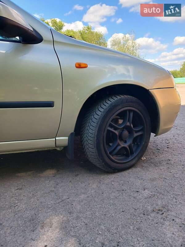 Хэтчбек ВАЗ / Lada 1119 Калина 2009 в Машевке