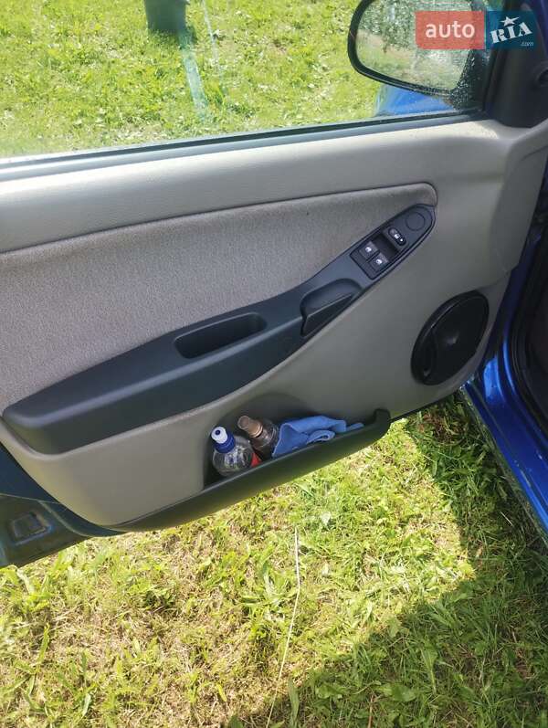 Хэтчбек ВАЗ / Lada 1119 Калина 2007 в Олевске