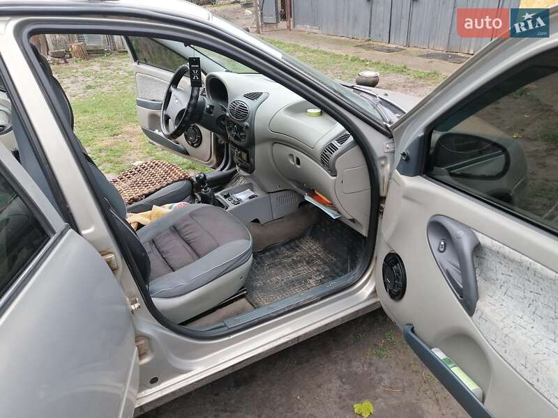 Хетчбек ВАЗ / Lada 1119 Калина 2007 в Прилуках фото 3 Хетчбек ВАЗ / Lada 1119 Калина 2007 в Прилуках