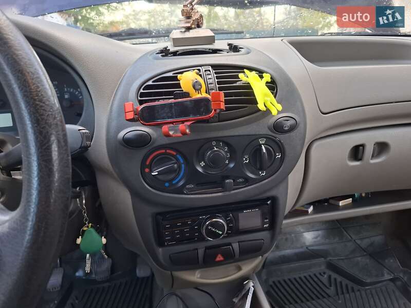 Хэтчбек ВАЗ / Lada 1119 Калина 2007 в Виннице