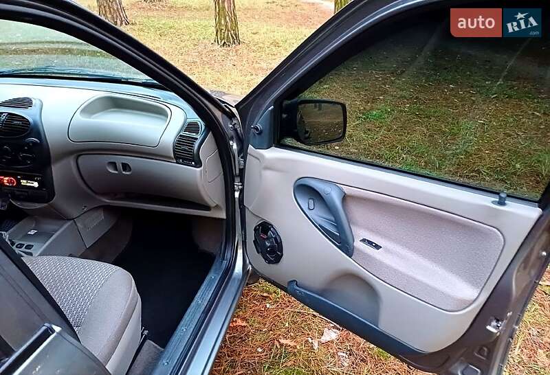 Хэтчбек ВАЗ / Lada 1119 Калина 2011 в Сумах фото 5 Хэтчбек ВАЗ / Lada 1119 Калина 2011 в Сумах