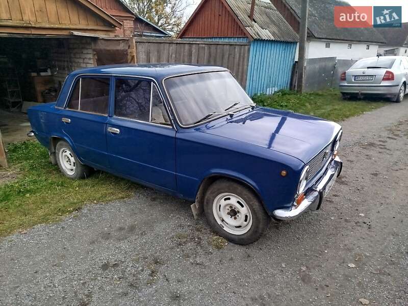 Седан ВАЗ / Lada 2101 1975 в Звягеле фото 2 Седан ВАЗ / Lada 2101 1975 в Звягеле