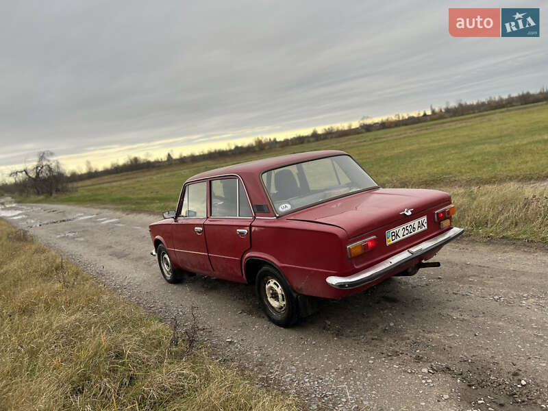 Седан ВАЗ / Lada 2101 1982 в Рокитному