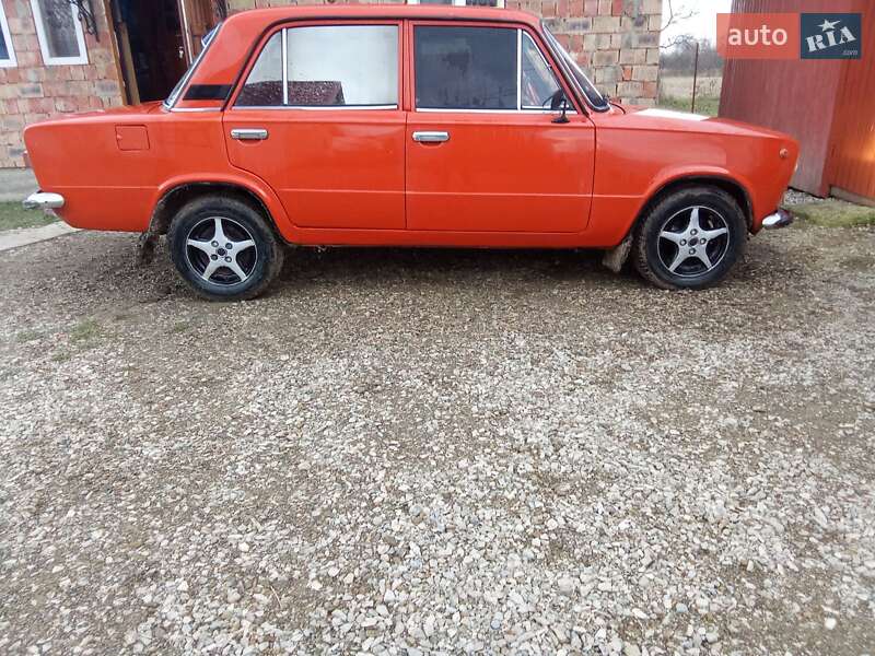 Седан ВАЗ / Lada 2101 1984 в Сторожинце фото 17 Седан ВАЗ / Lada 2101 1984 в Сторожинце