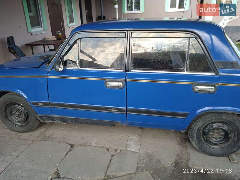 Седан ВАЗ / Lada 2103 1976 в Гребенке фото 2 Седан ВАЗ / Lada 2103 1976 в Гребенке
