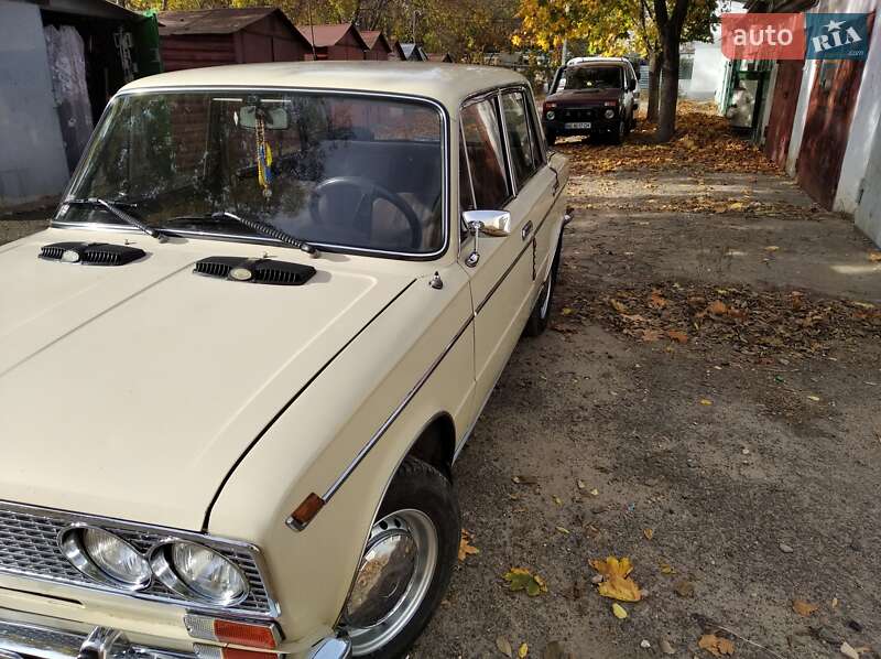Седан ВАЗ / Lada 2103 1981 в Миколаєві