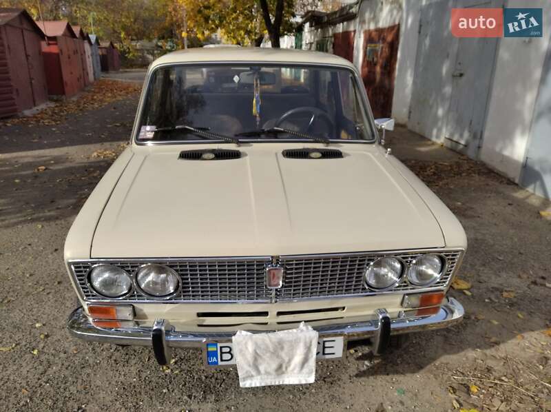 Седан ВАЗ / Lada 2103 1981 в Миколаєві
