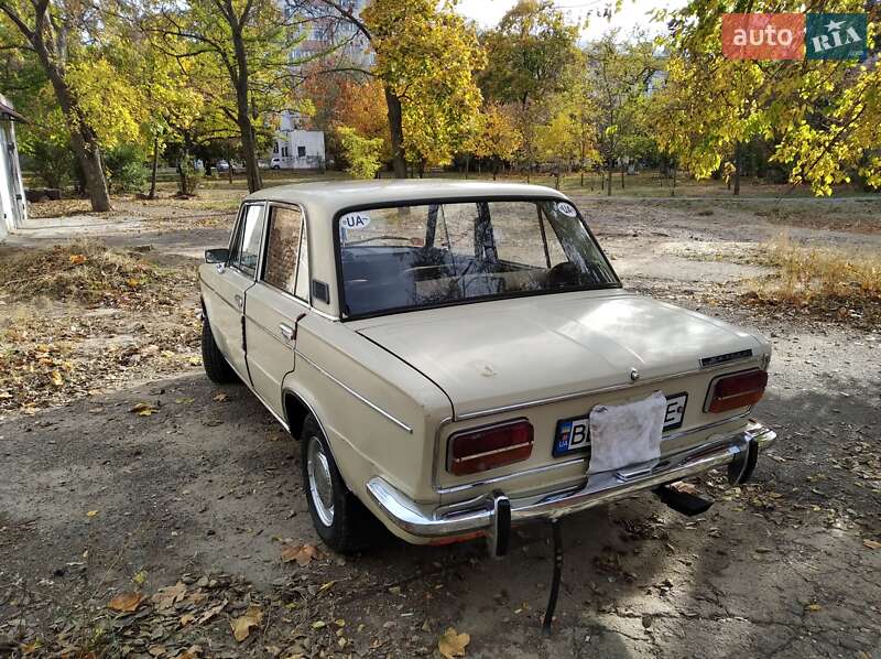 Седан ВАЗ / Lada 2103 1981 в Миколаєві