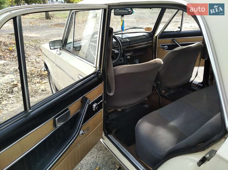 Седан ВАЗ / Lada 2103 1981 в Миколаєві