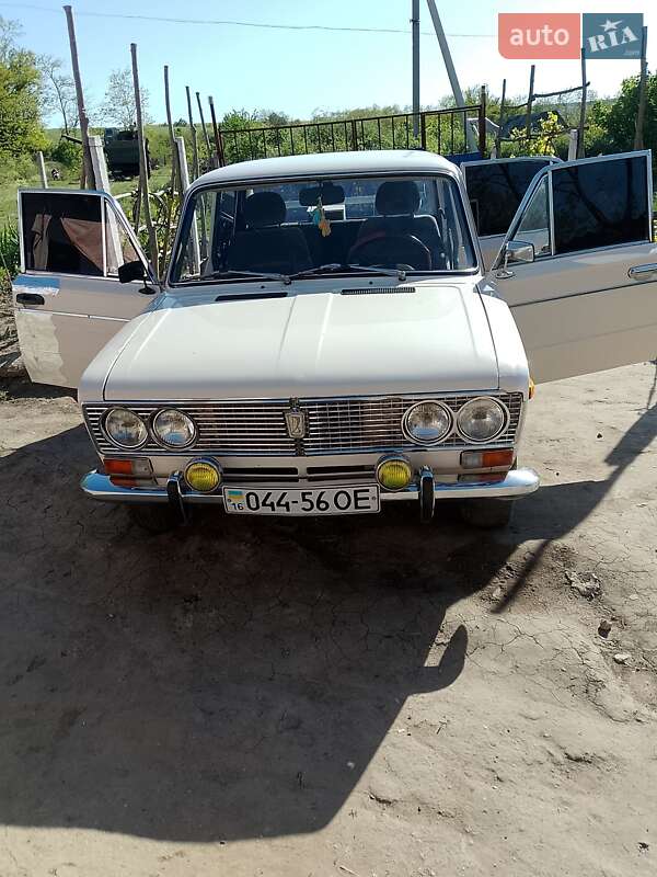 Седан ВАЗ / Lada 2103 1976 в Окнах