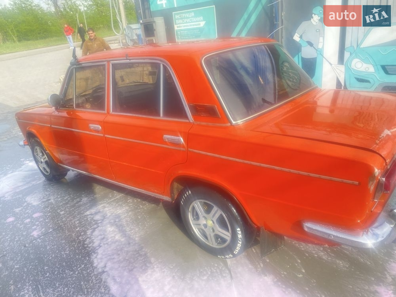 Продам хорошу машину неглина лише лий бензину і їть