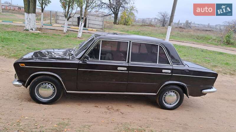 Седан ВАЗ / Lada 2103 1976 в Белгороде-Днестровском фото 10 Седан ВАЗ / Lada 2103 1976 в Белгороде-Днестровском