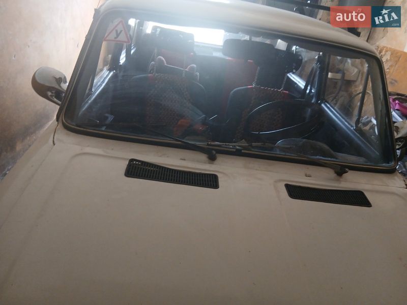 Седан ВАЗ / Lada 2103 1979 в Новом Роздоле