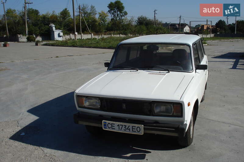 Універсал ВАЗ / Lada 2104 2002 в Чернівцях