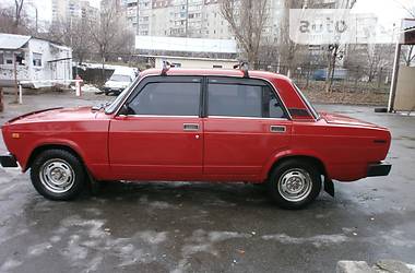 Седан ВАЗ / Lada 2105 1984 в Луганске