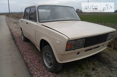 Седан ВАЗ / Lada 2105 1983 в Львові