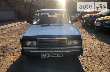 Седан ВАЗ / Lada 2105 1989 в Киеве