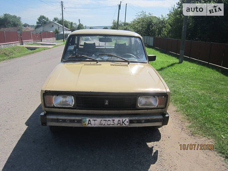 Седан ВАЗ / Lada 2105 1988 в Тлумачі