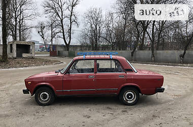 Седан ВАЗ / Lada 2105 1990 в Киеве