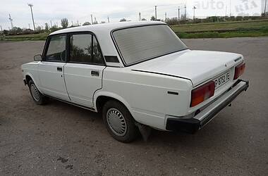 Седан ВАЗ / Lada 2105 1998 в Токмаке