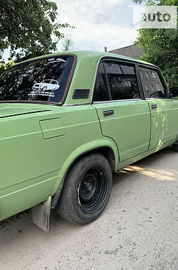 Седан ВАЗ / Lada 2105 1981 в Тростянце